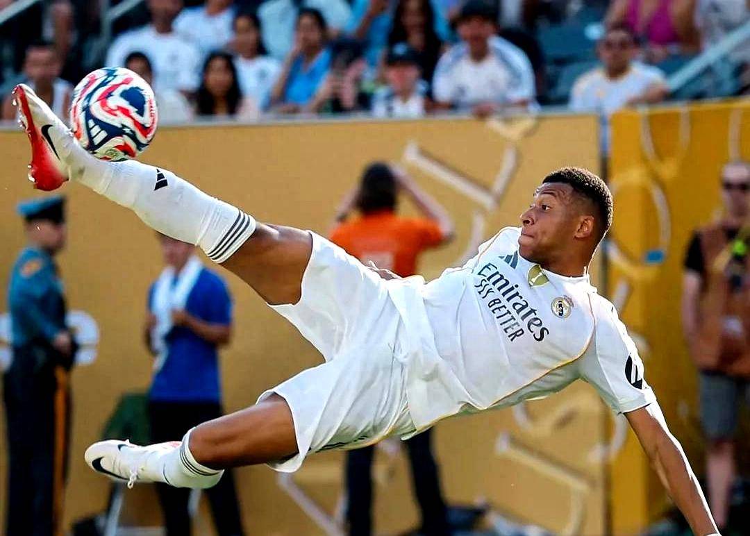 包含比赛局势复杂引爆全场！，姆巴佩意外战胜塞尔维亚队引发球迷热议的词条-爱游戏体育官网