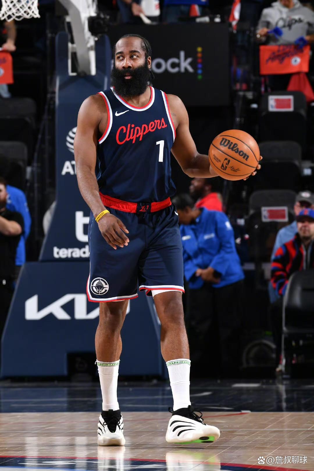 转会期洛杉矶快船备战全明星赛，队长鼓劲细节曝光，赛场秩序良好，赛季目标并未改变的简单介绍-爱游戏官网